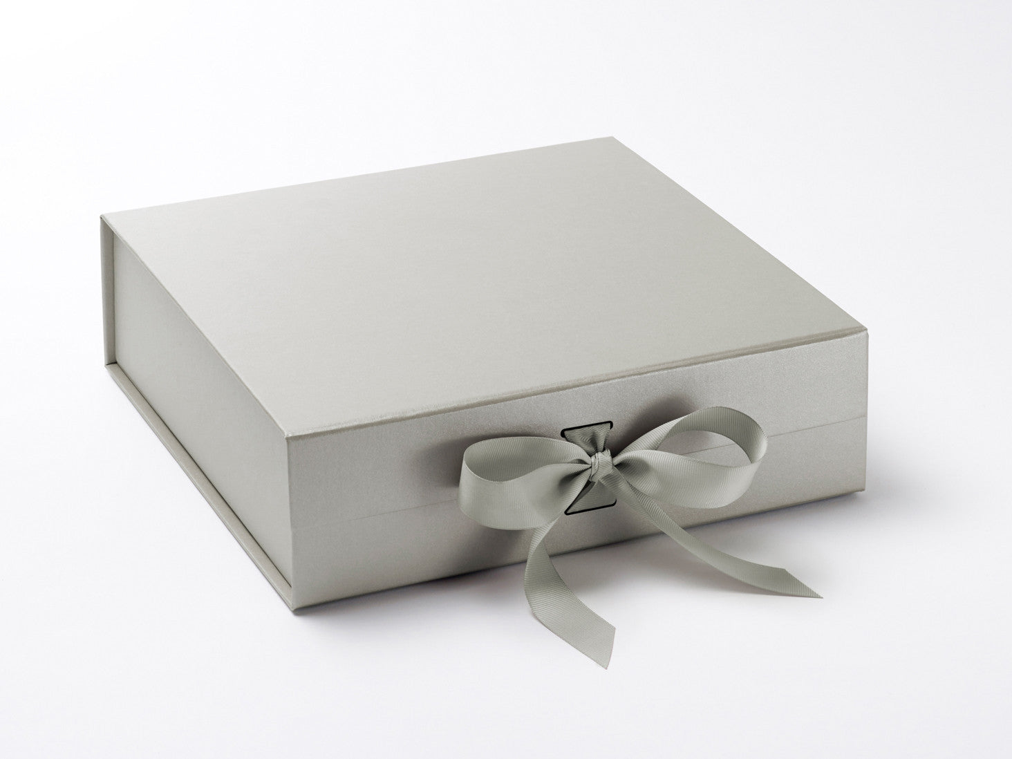 Large Pearl Silver Gift Box with Slots and Changeable Ribbon 