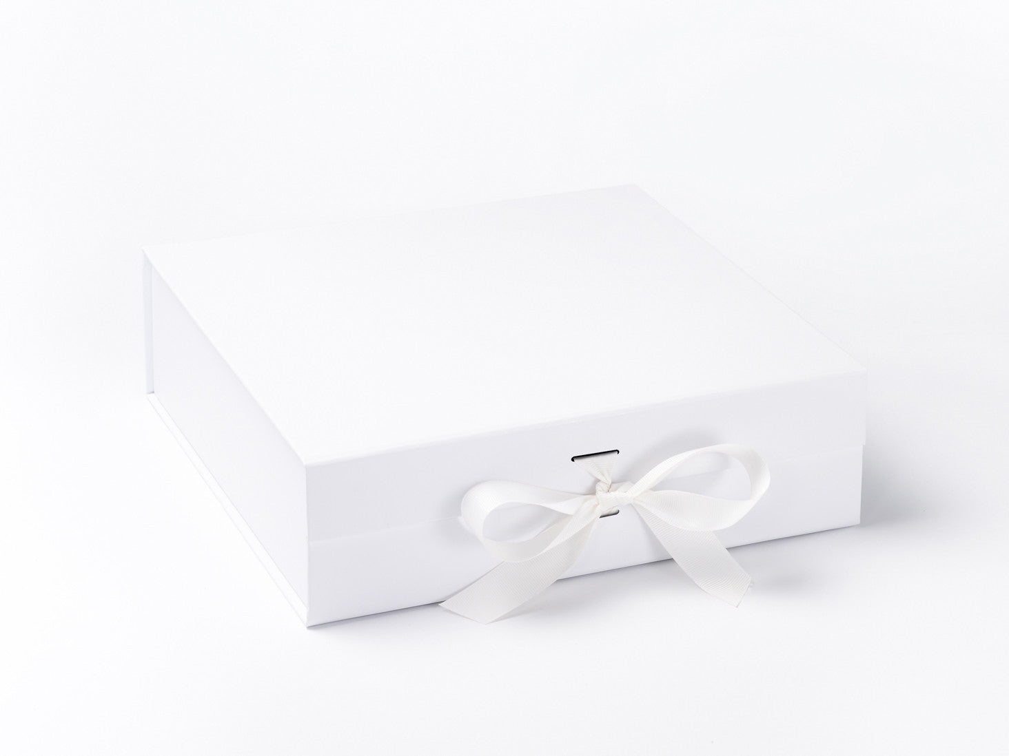 White Large Folding Snap Shut Folding Gift Box Sample with changeable ribbon