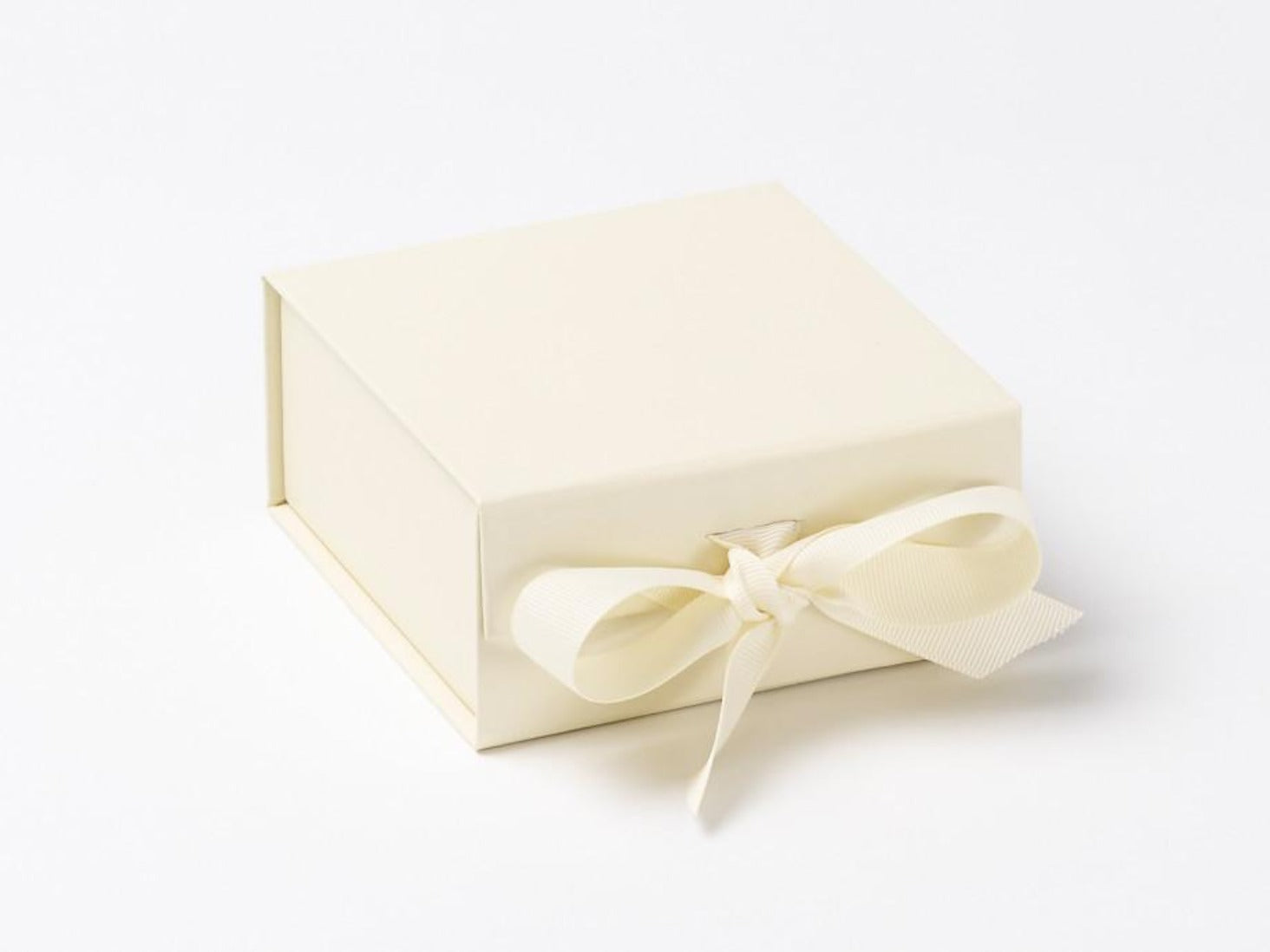 Small Ivory Gift Box Sample with Fixed Ribbon Ties