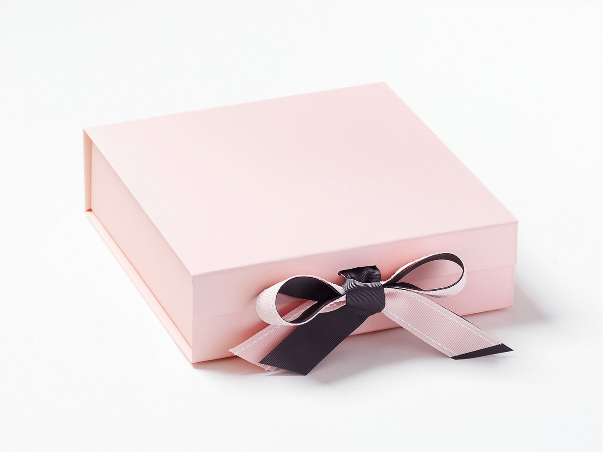 Pale Pink Medium Gift Boxes with changeable ribbon
