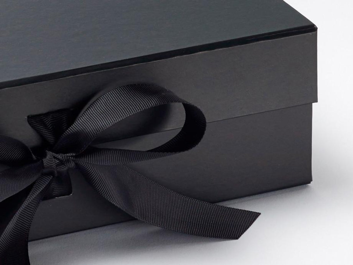 Large black magnetic gift box ribbon detail
