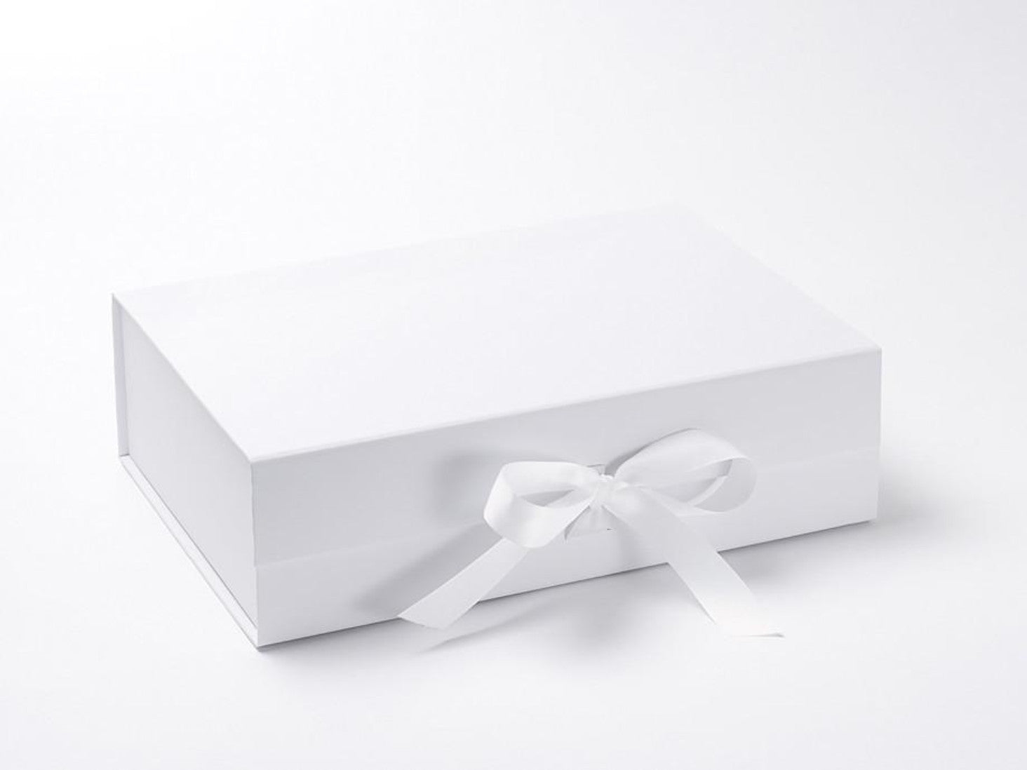 White A4 Foldable Magnetic Gift box with Fixed Ribbon