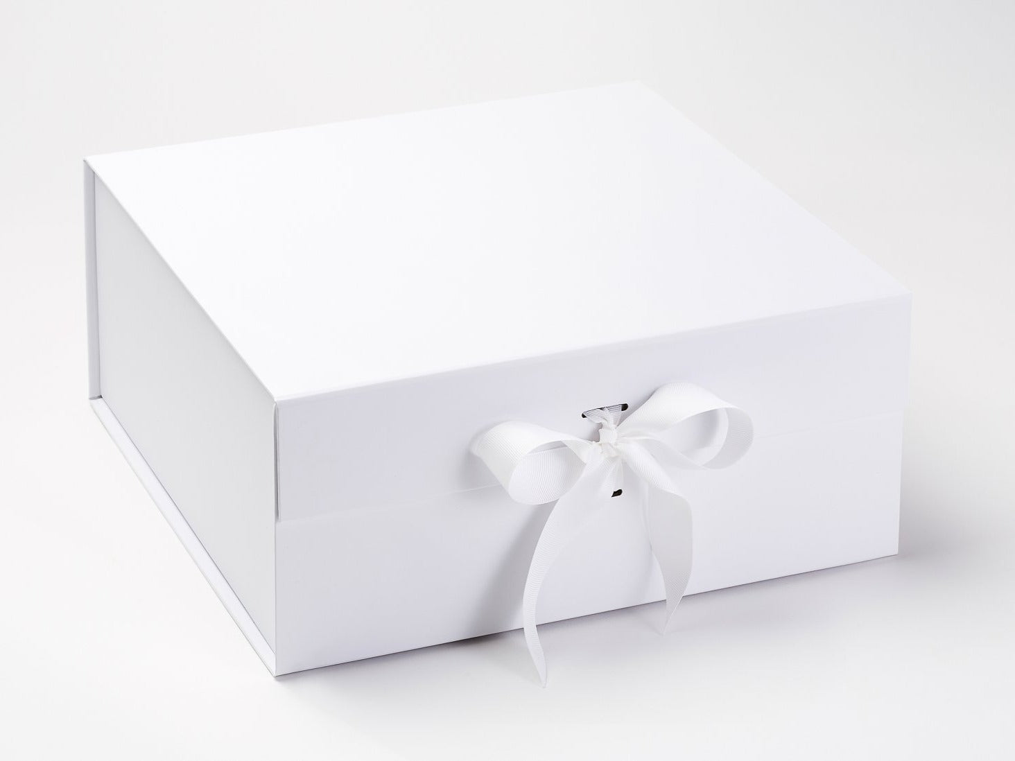 White XL Deep Gift Box with Changeable Ribbon