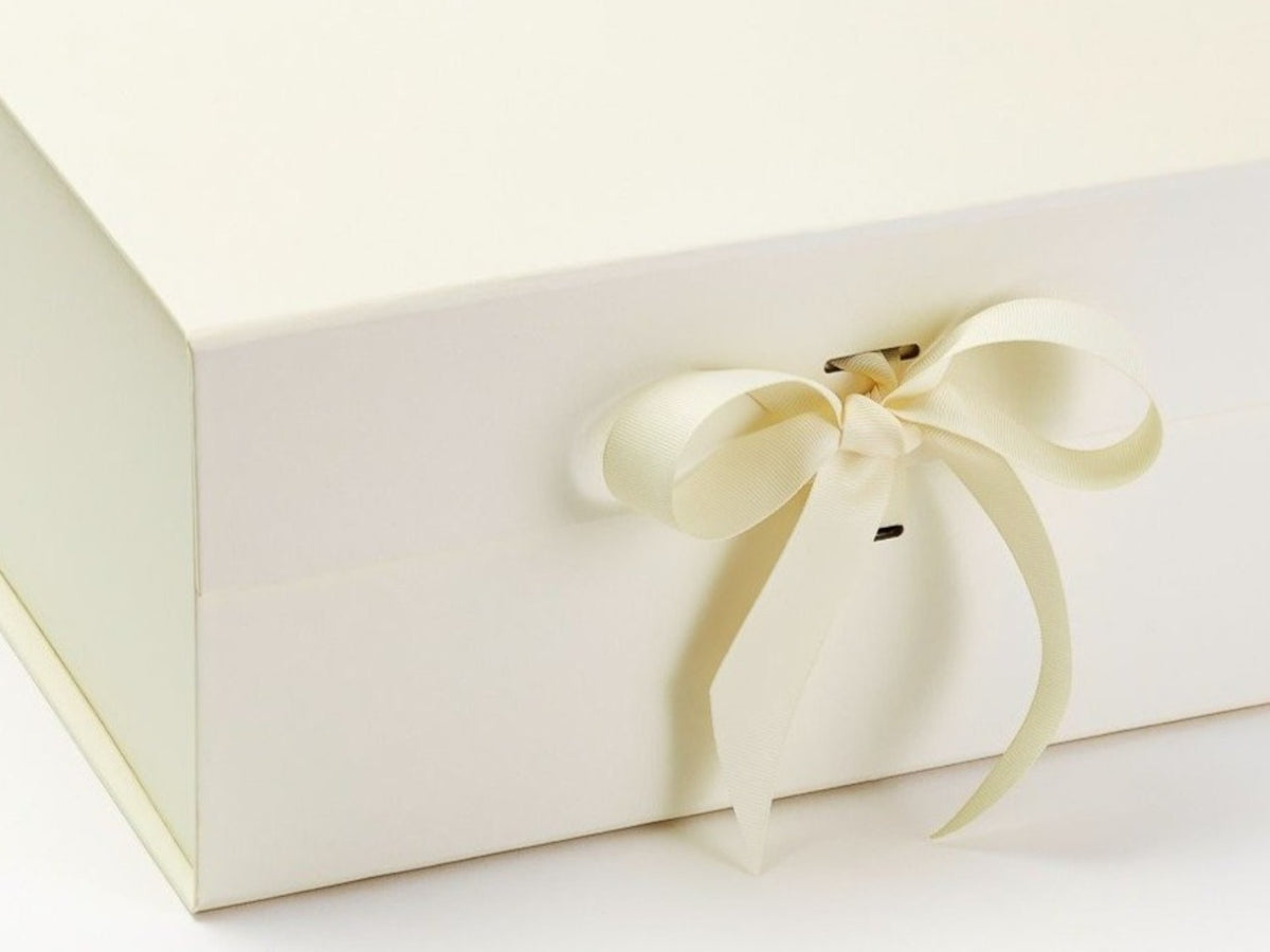 Ivory XL Deep Gift Box Sample Ribbon Detail