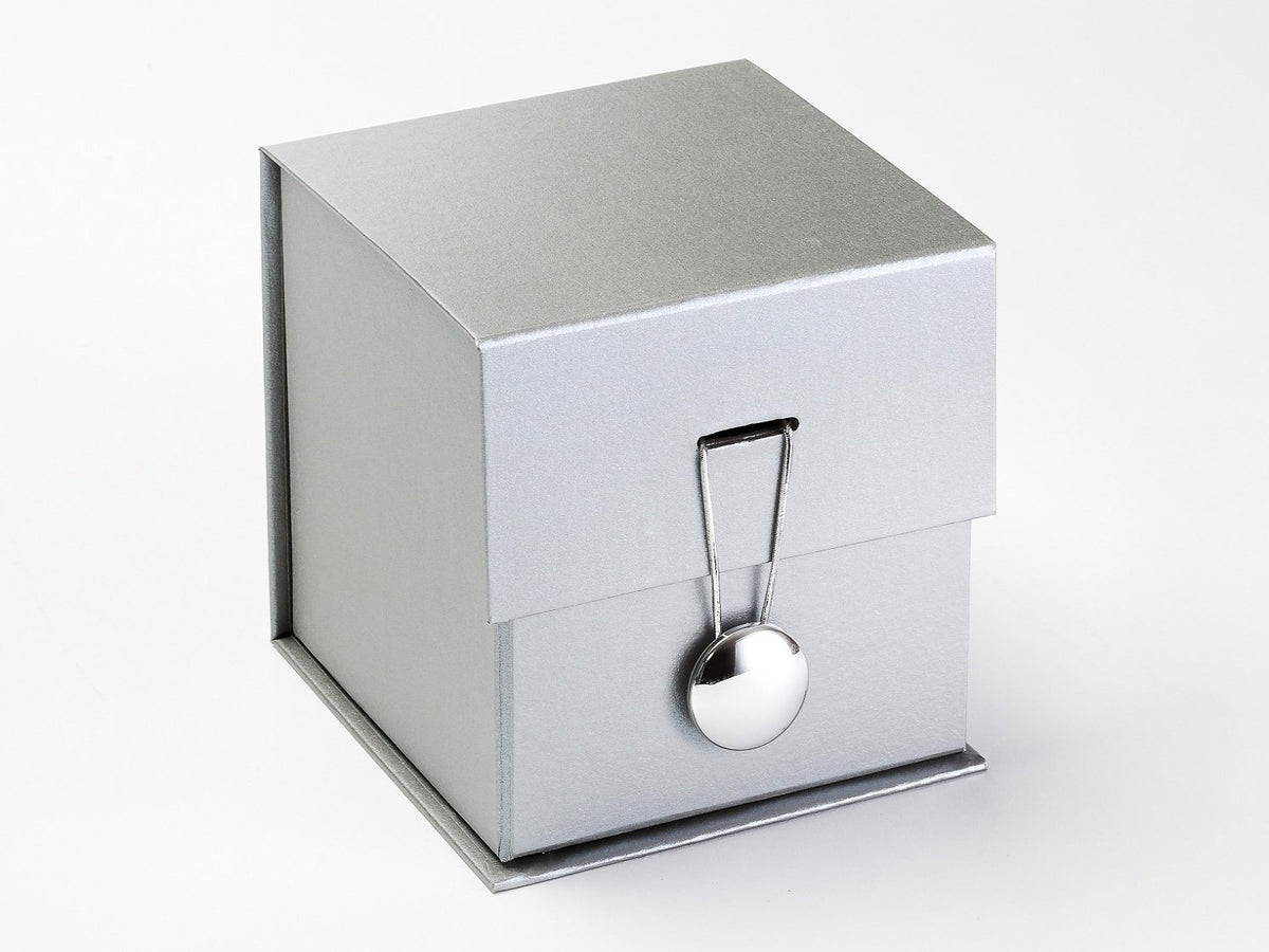 Silver Dome Gift Box Closure on Silver Large Cube Gift Box