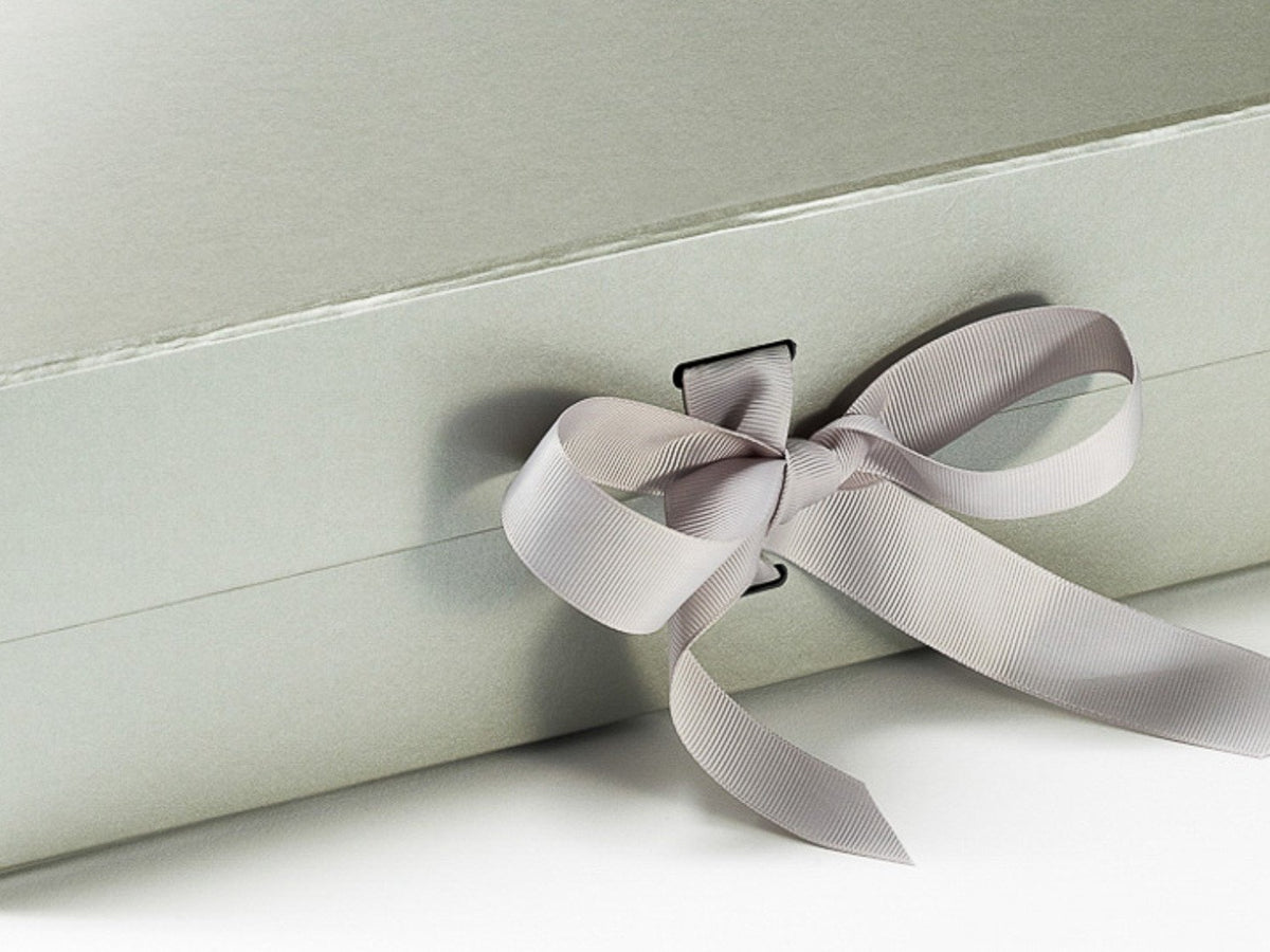 Silver A4 Deep Folding Gift Box Ribbon Closure Detail