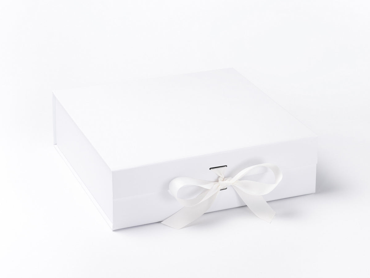 White Large Folding Gift Box With Changeable Ribbon