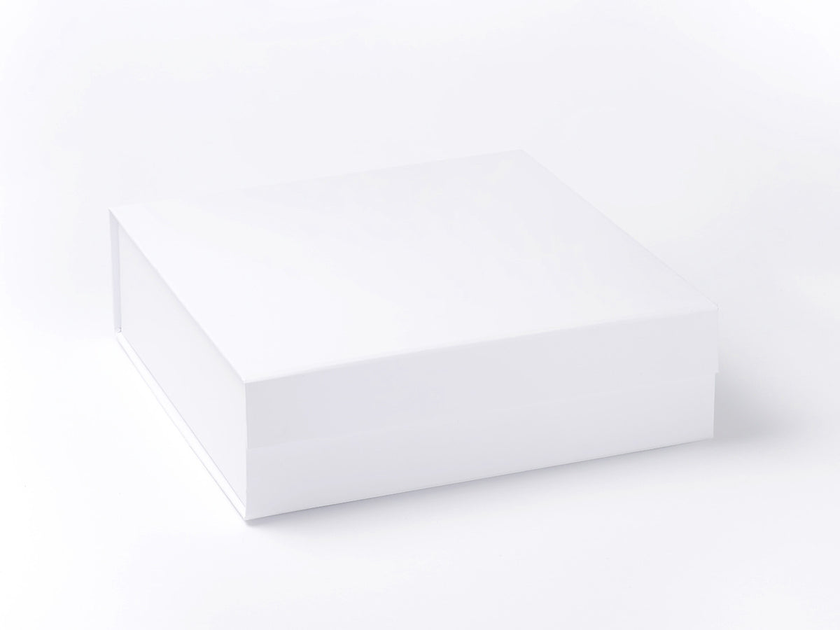 White Large Foldable Snap Shut Gift Box without ribbon