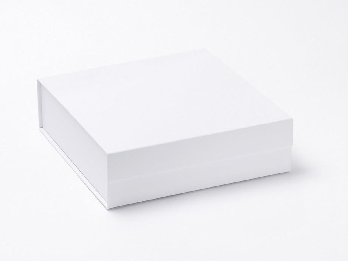 White Luxury Folding Magnetic Gift Box without ribbon