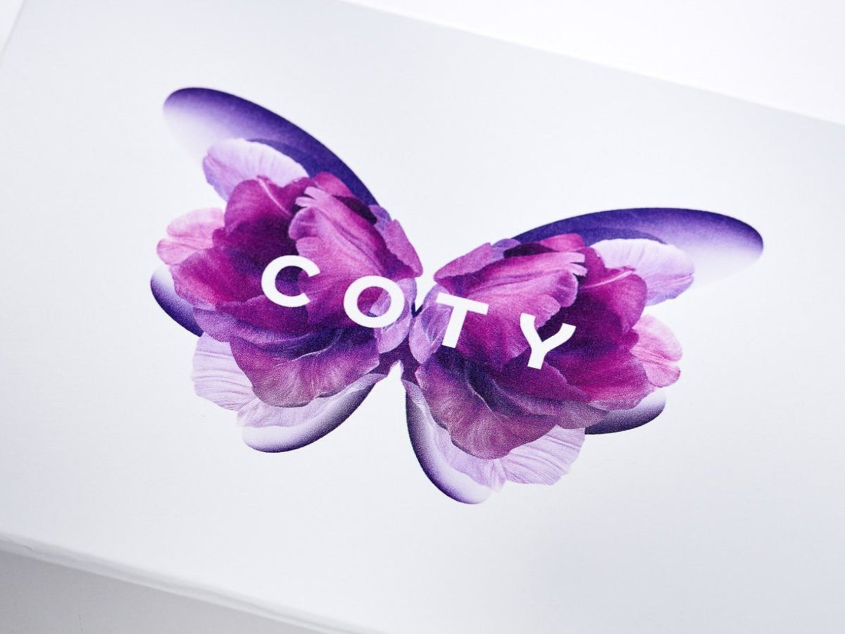 White Luxury Gift Box with Custom CMYK Digitally Printed Design to Lid