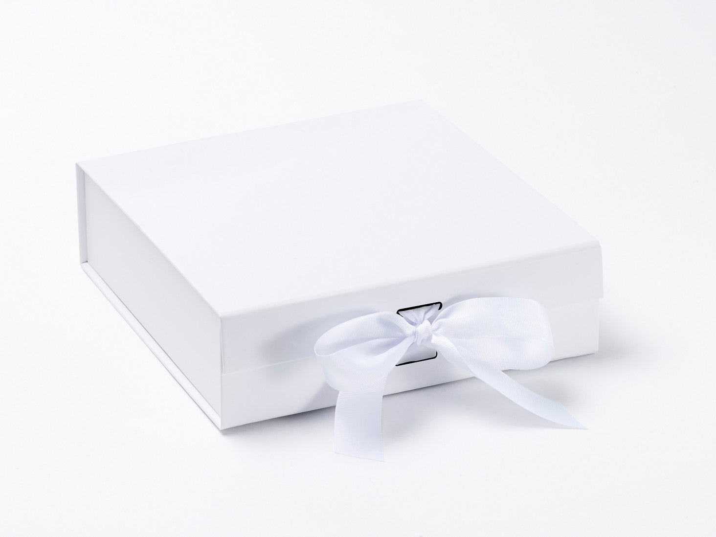 Medium White Slot Gift Box with changeable ribbon